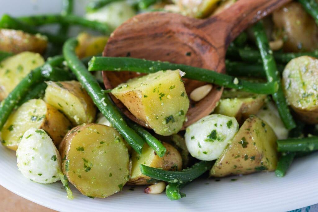 Seasonal Spuds_New potato salad with green beans, mini mozarella and wild garlic_6